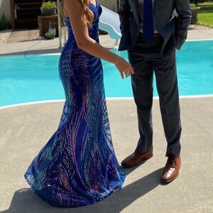 Juniors' Mermaid Sequin Mesh Gown